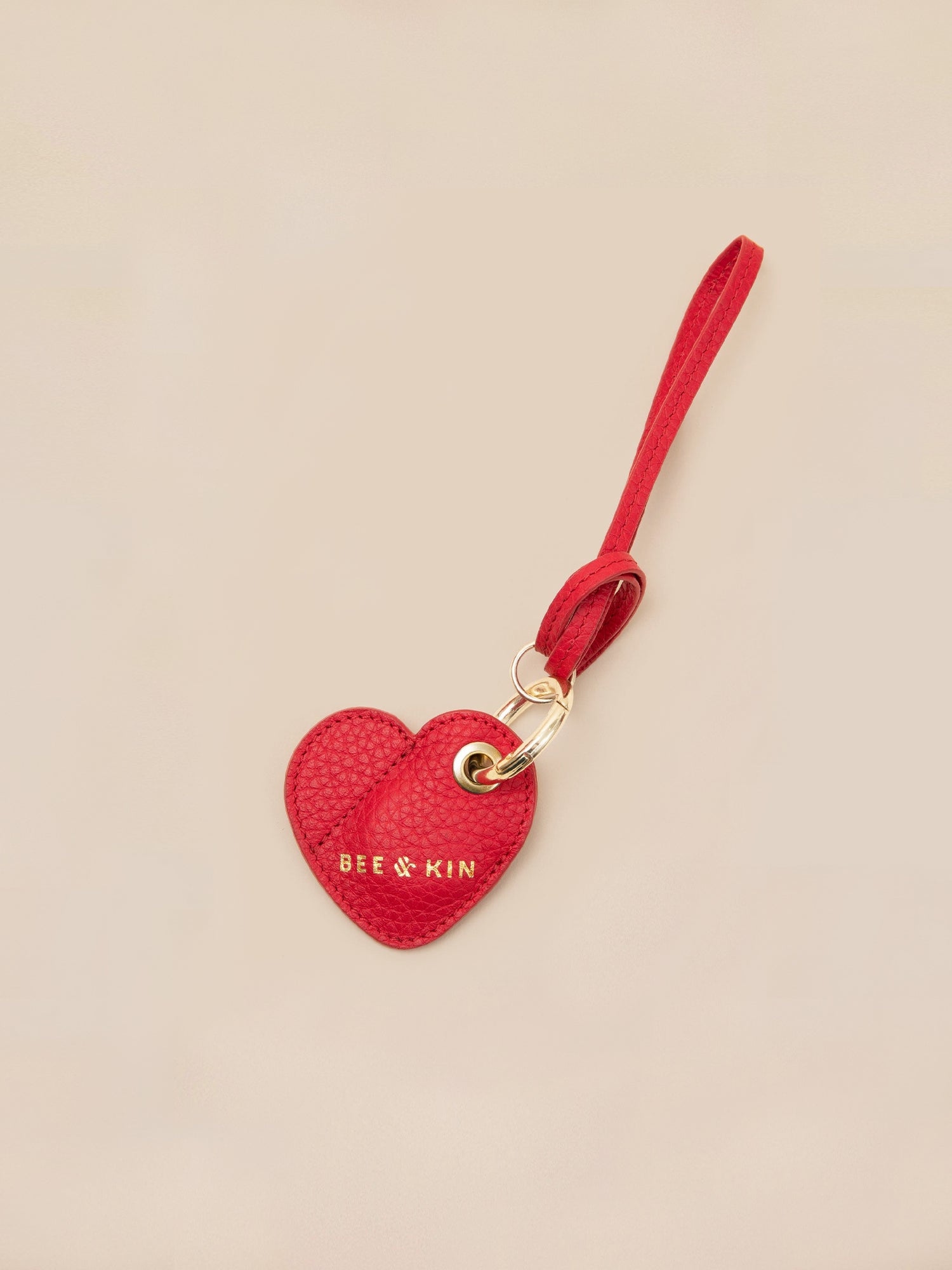 The Heart Keychain AirTag Holder – BEE AND KIN