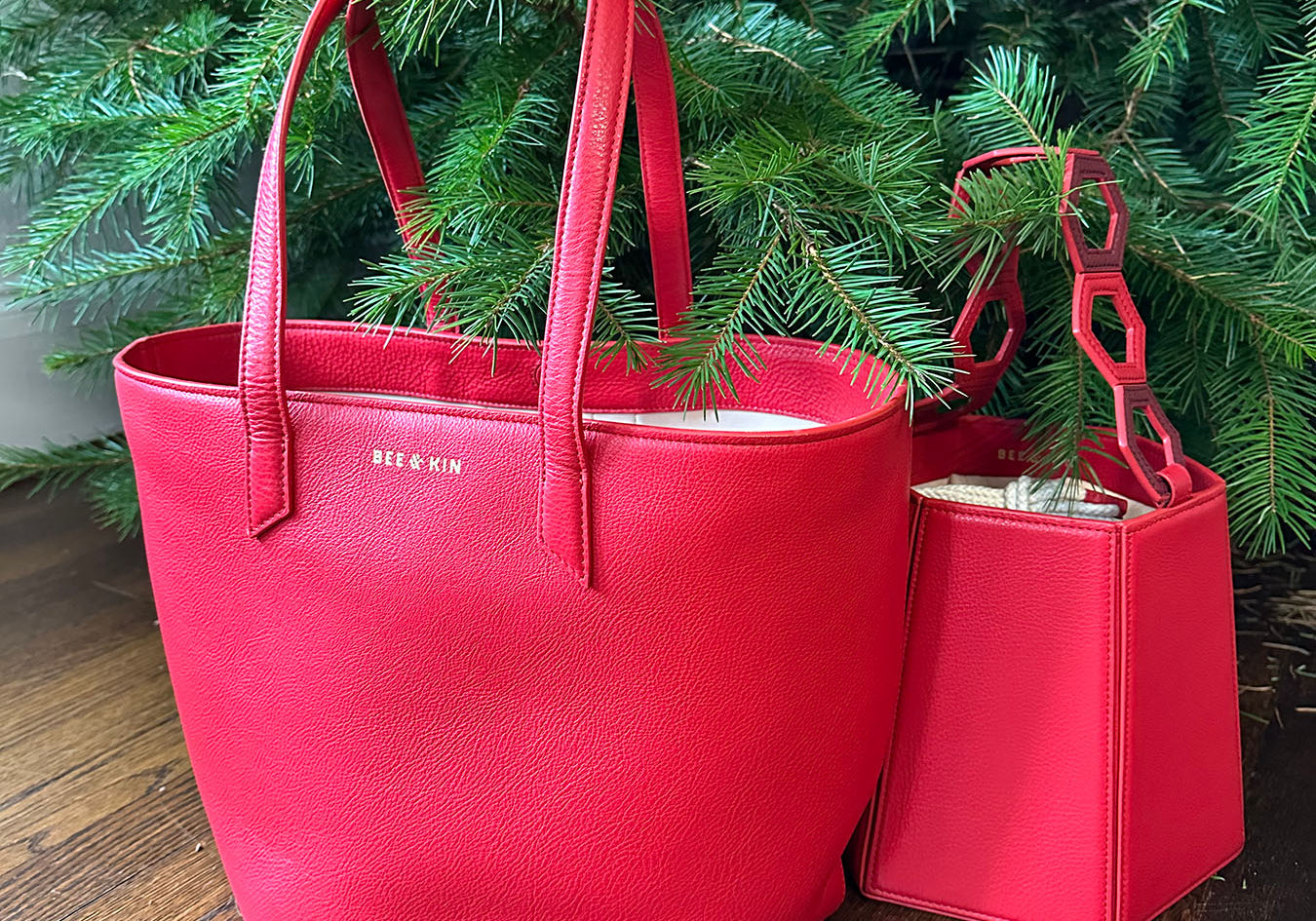 The Perfect Handbags To Match Your Holiday Outfit 