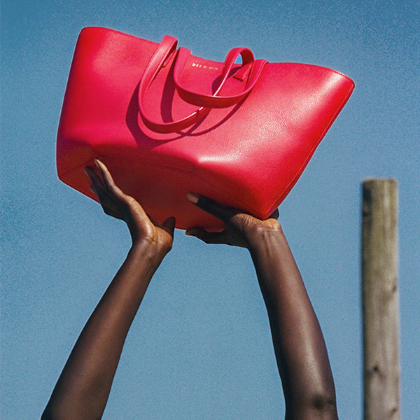 BEE & KIN | Tech Forward Handbags with a Twist – BEE AND KIN