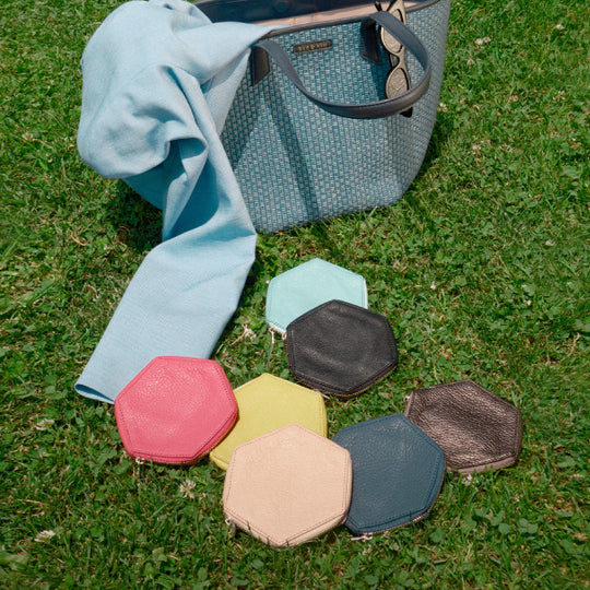 BEE & KIN | Tech Forward Handbags with a Twist – BEE AND KIN