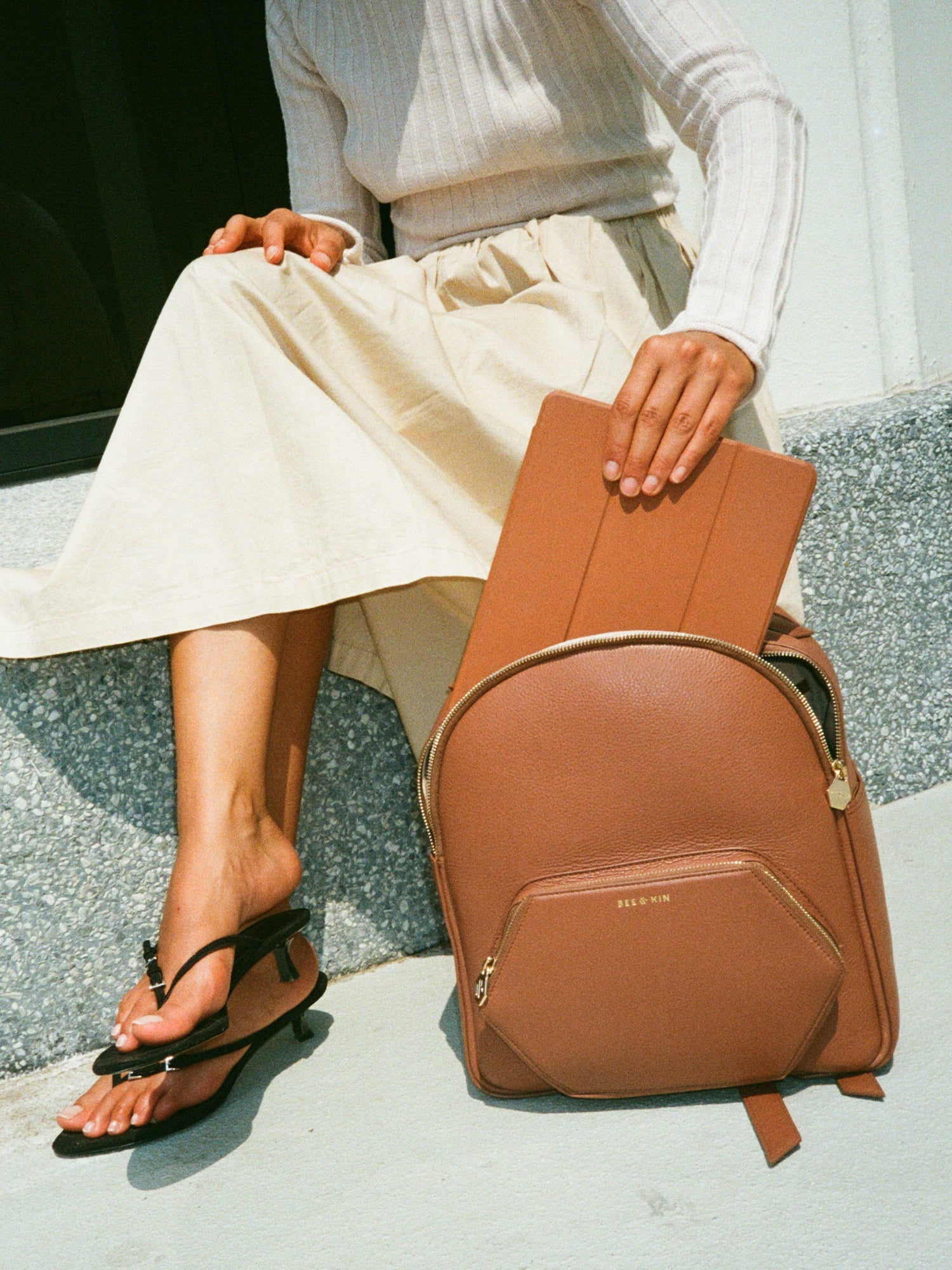 Midi Nomad Backpack In Coffee | Brown Leather Laptop Backpack – BEE AND KIN